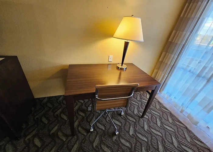 Clarion Inn & Suites Roswell